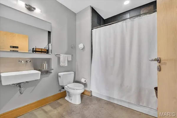 $129,900 | 1004 Spruce Street, Unit 417, St. Louis, MO 63102