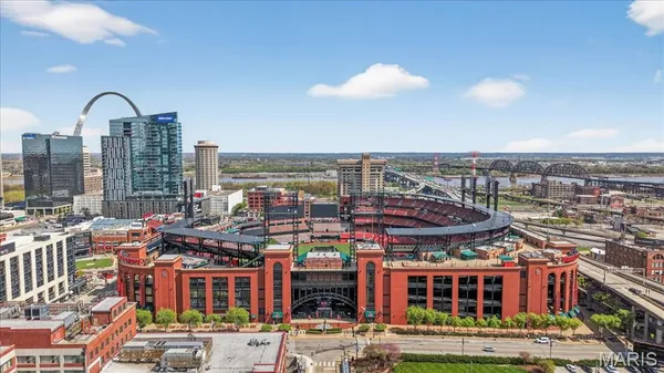 $129,900 | 1004 Spruce Street, Unit 417, St. Louis, MO 63102