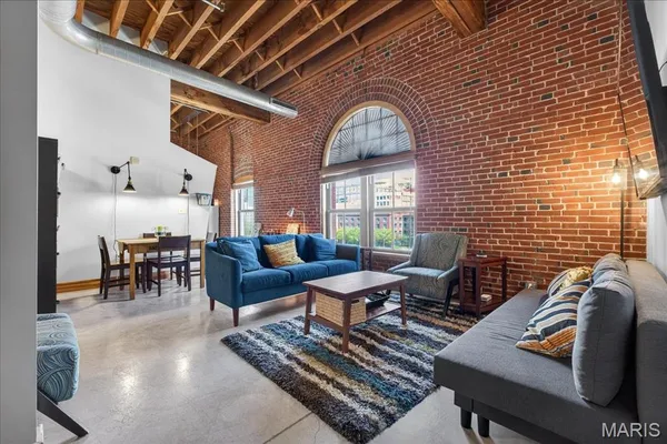 $129,900 | 1004 Spruce Street, Unit 417, St. Louis, MO 63102