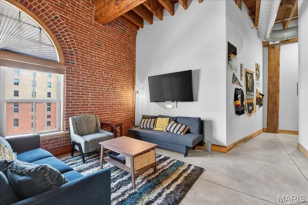 $129,900 | 1004 Spruce Street, Unit 417, St. Louis, MO 63102