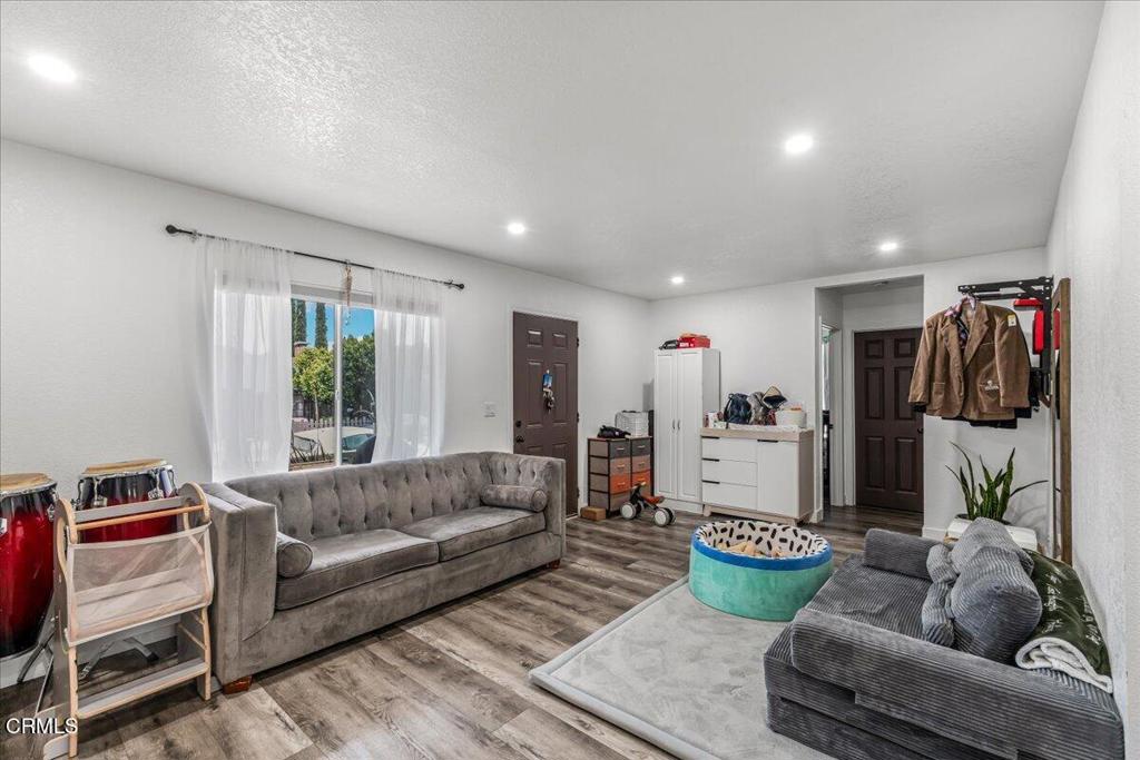 1155 Richmond Road Santa Paula, CA 93060 - Photo 8 of 61