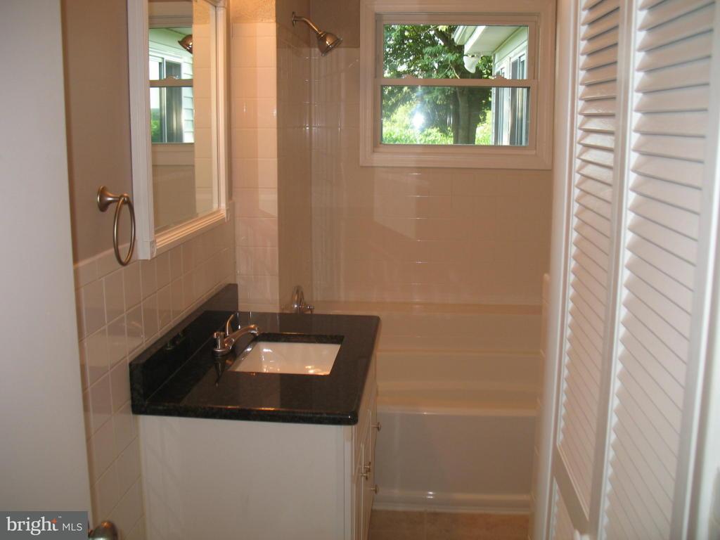 4233 Highland Road Elizabethtown, PA 17022 - Photo 9 of 9 Gallery Image 9