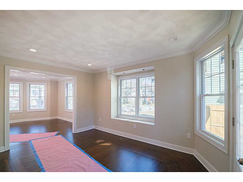 11 Hopedale Road Providence, RI 02906 - Photo 4 of 25 Living Room.
