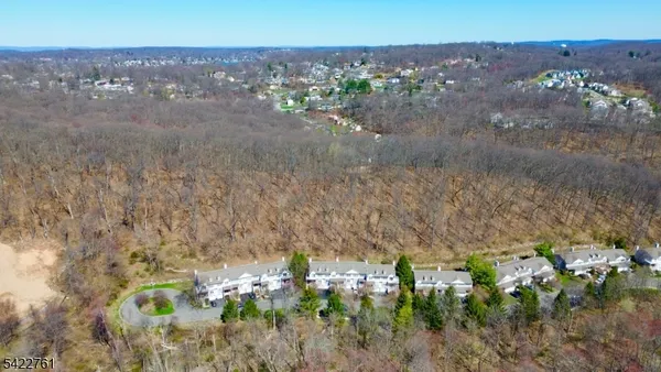 $479,900 | 156 Brookside Lane, Mount Arlington, NJ 07856