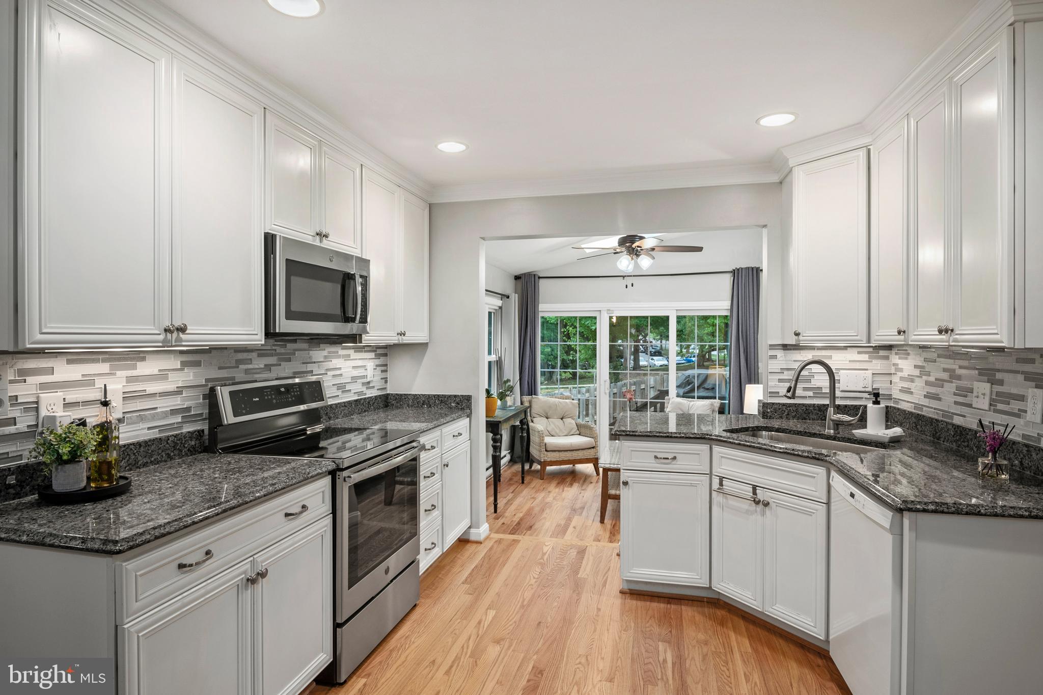 5950 Camelback Lane Columbia, MD 21045 - Photo 2 of 51 Kitchen