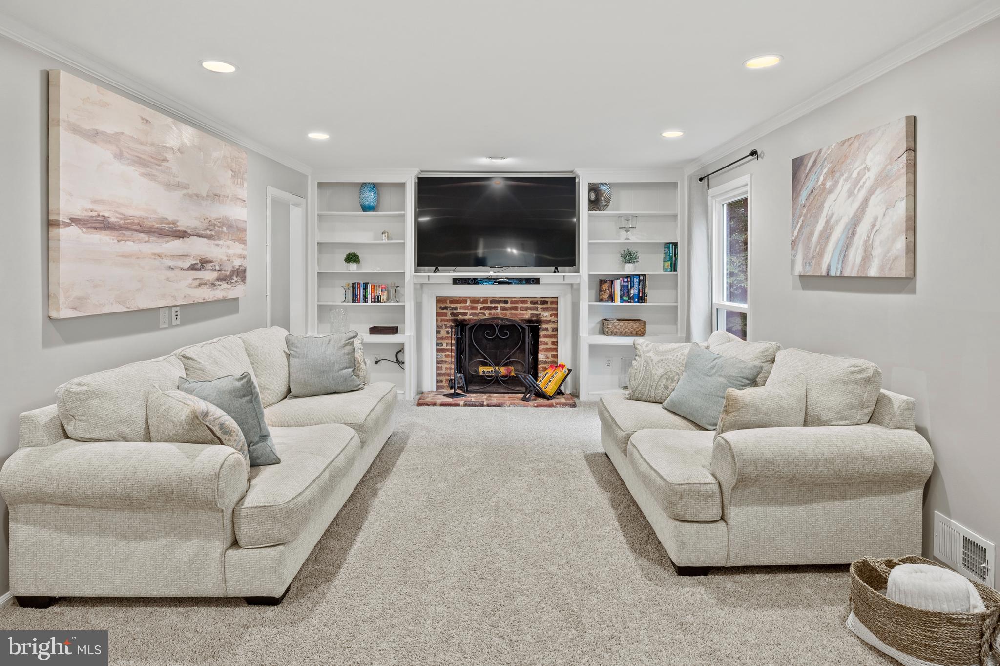 5950 Camelback Lane Columbia, MD 21045 - Photo 10 of 51 Family Room