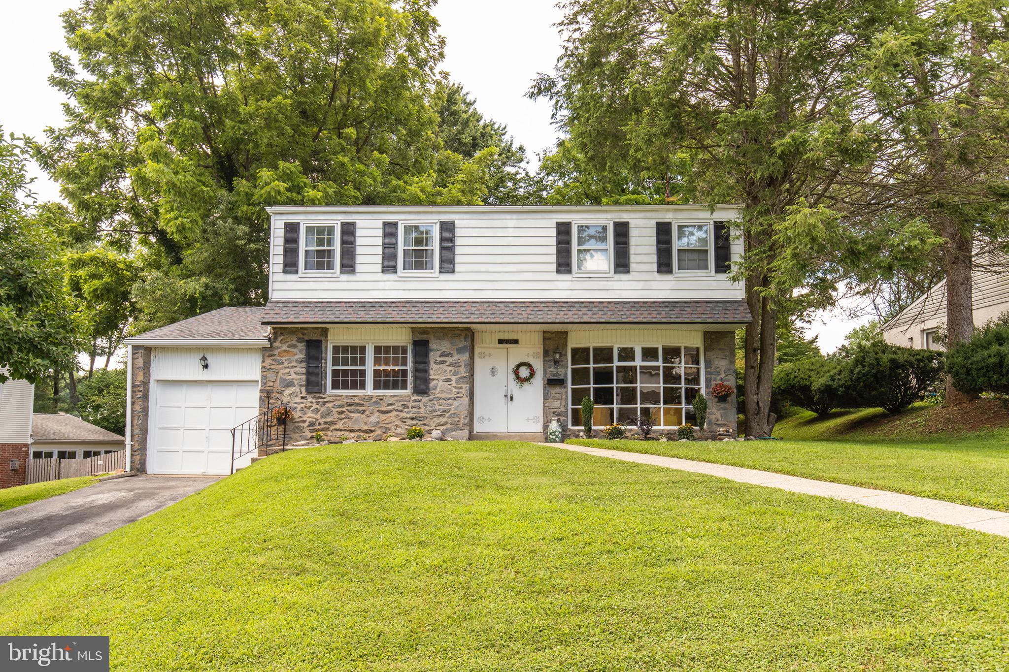 208 Remington Road Broomall, PA 19008 - Photo 1 of 28 Gallery Image 1