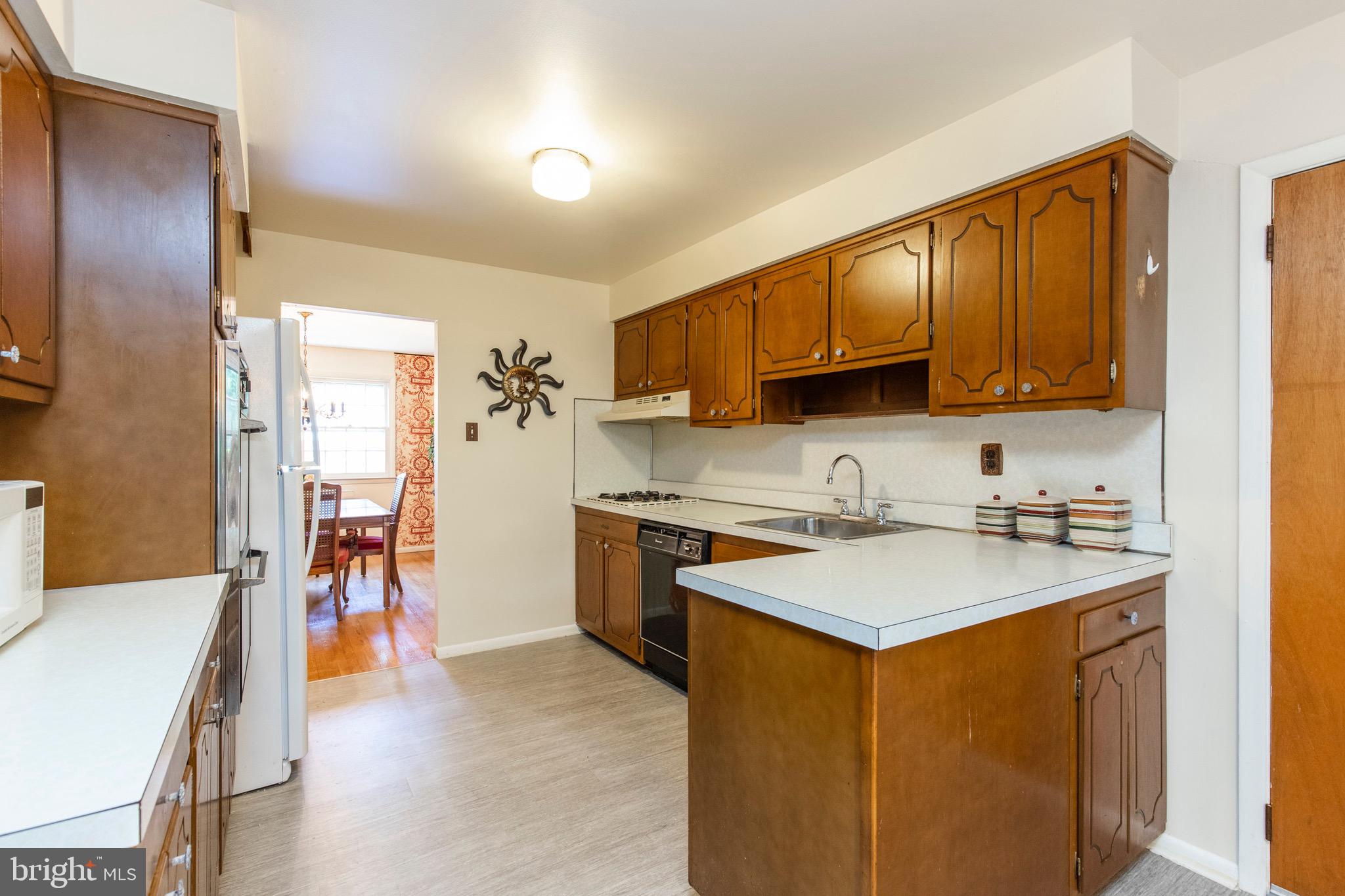 208 Remington Road Broomall, PA 19008 - Photo 8 of 28 Gallery Image 8