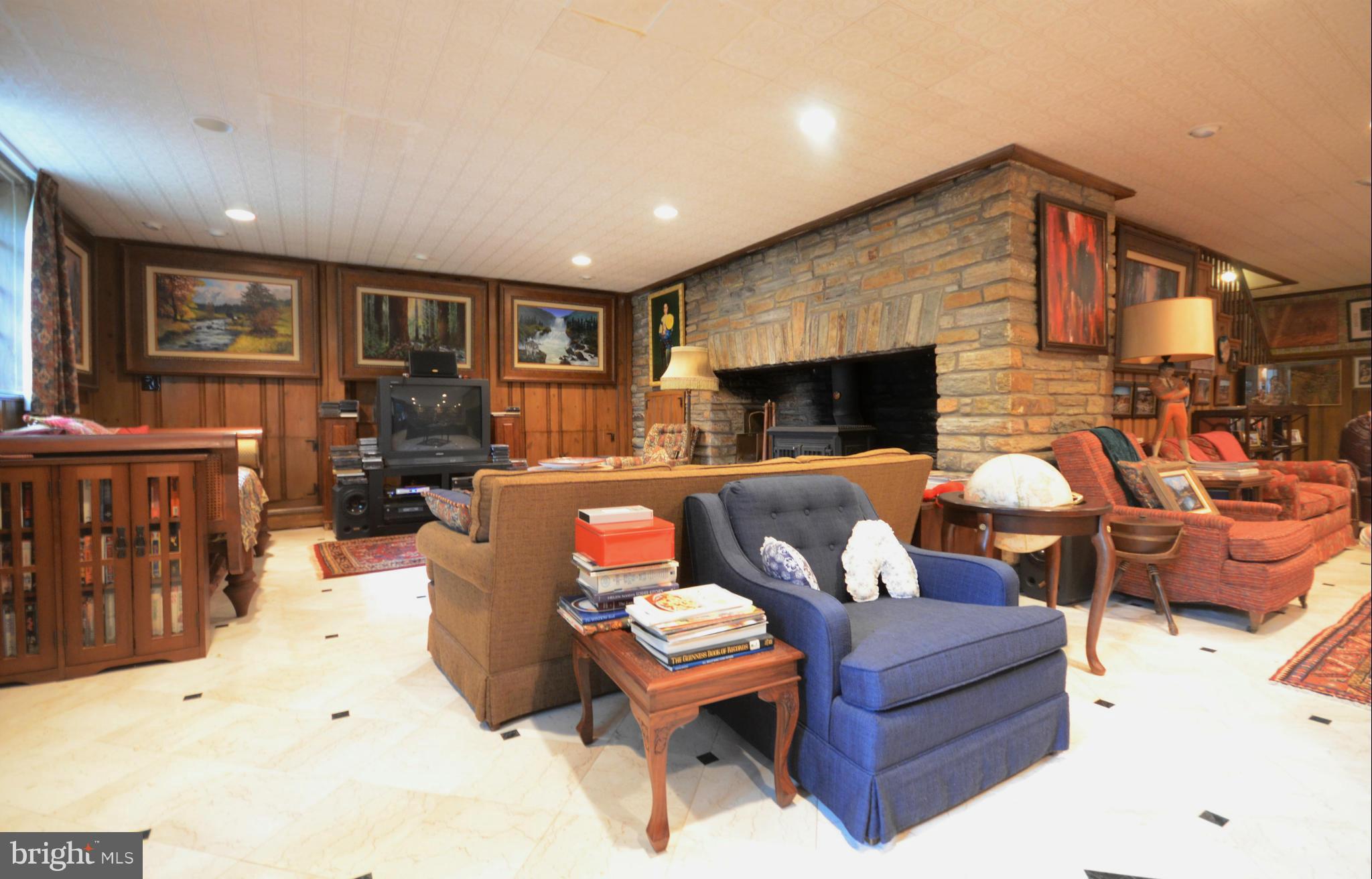7803 Ridge Terrace Baltimore, MD 21208 - Photo 23 of 30 Family Room