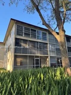 $1,750 | 200 Southwest 132nd Way, Unit 104L, Pembroke Pines, FL 33027