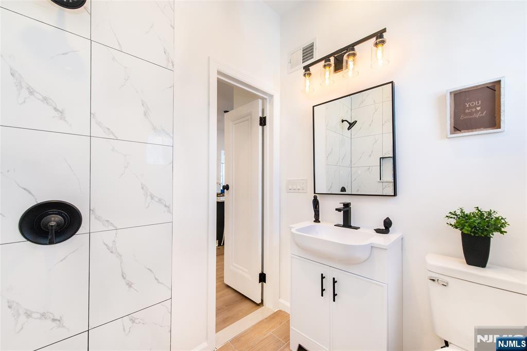 363 Marlboro Road Englewood, NJ 07631 - Photo 11 of 33