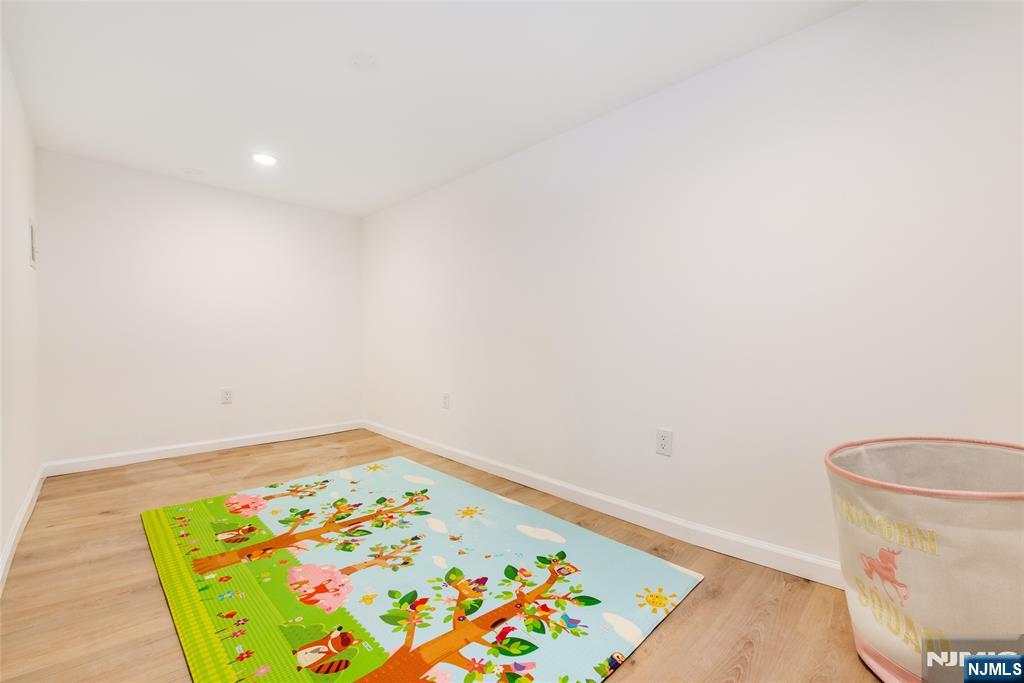 363 Marlboro Road Englewood, NJ 07631 - Photo 27 of 33