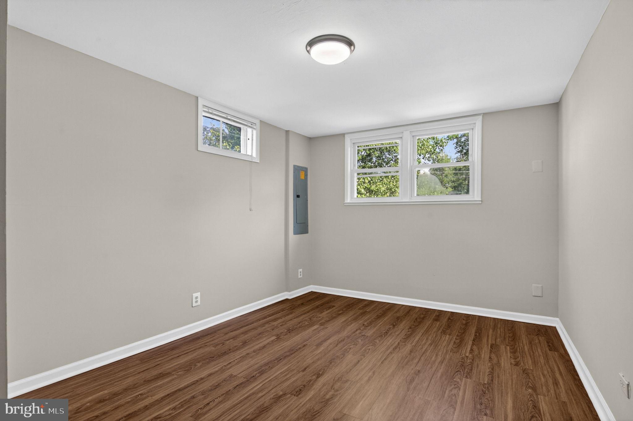 7505 Nottoway Place Springfield, VA 22150 - Photo 15 of 23 Bright and airy versatile space.