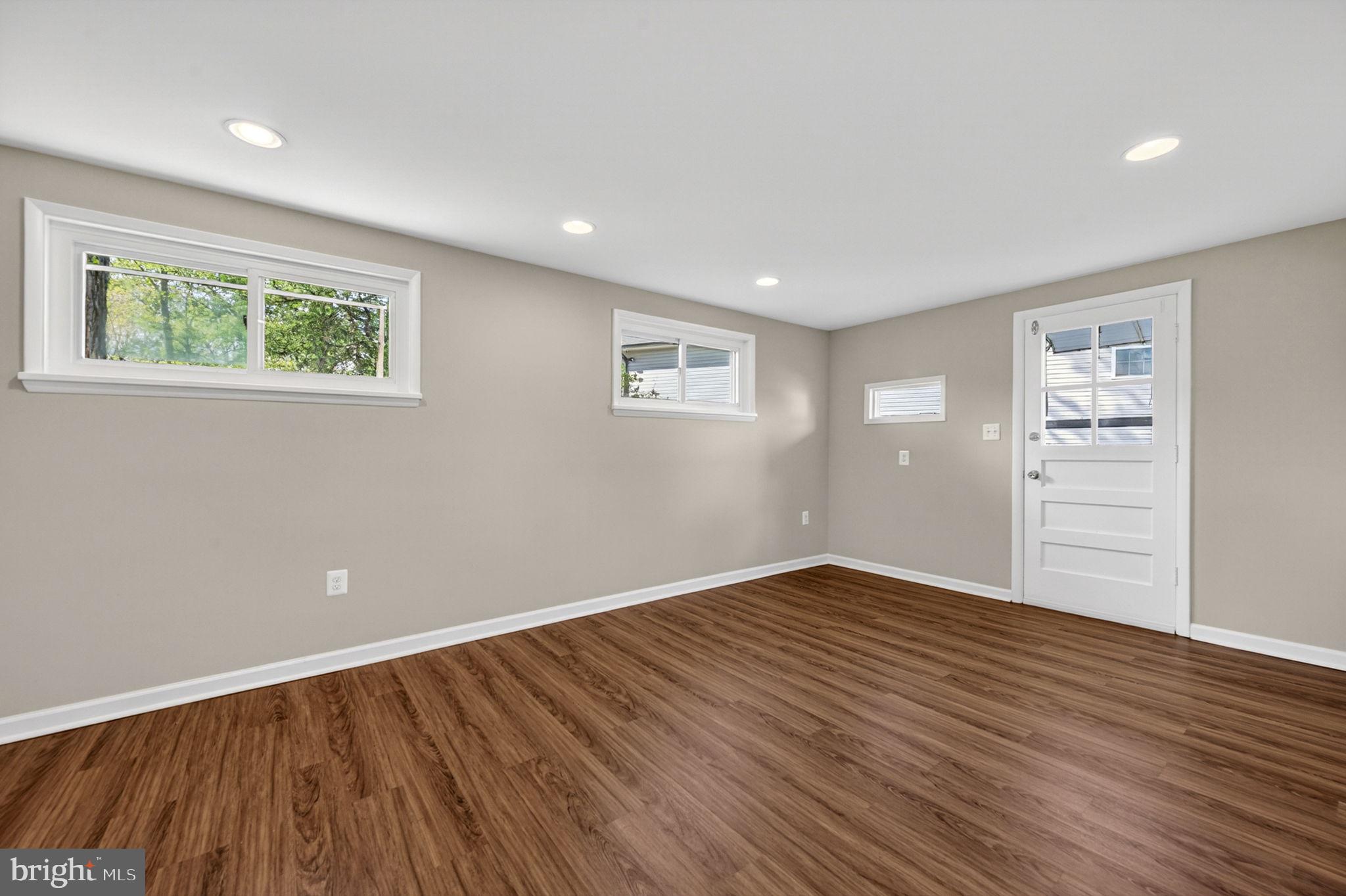 7505 Nottoway Place Springfield, VA 22150 - Photo 16 of 23 Bright and airy versatile space.