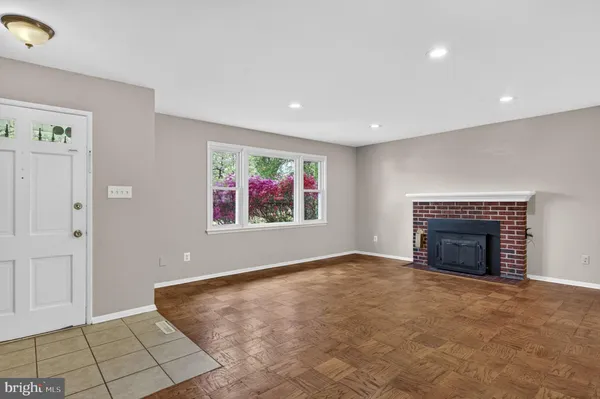 $679,500 | 7505 Nottoway Place, Springfield, VA 22150