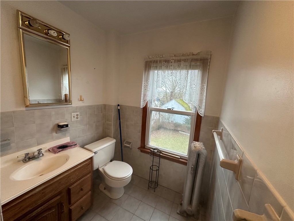 3 George Street Westerly, RI 02891 - Photo 19 of 39 2nd floor bath