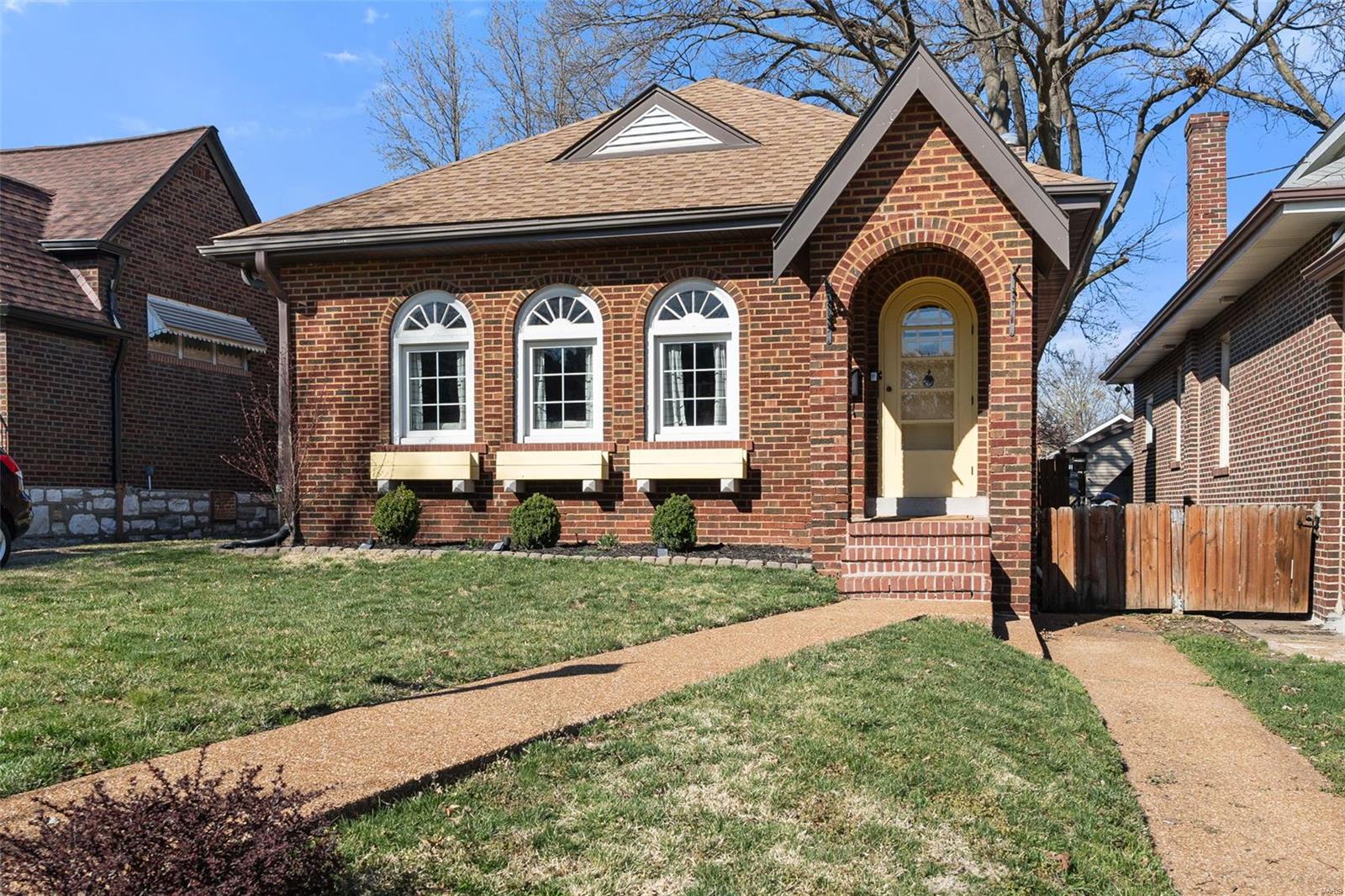 3845 Dover Place St. Louis, MO 63116 - Photo 2 of 35