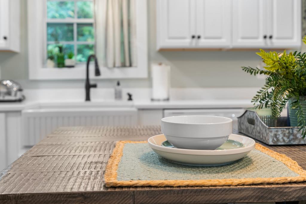 270 Hiawassee River Road Murphy, NC 28906 - Photo 13 of 50 a view of a bathtub and potted plant