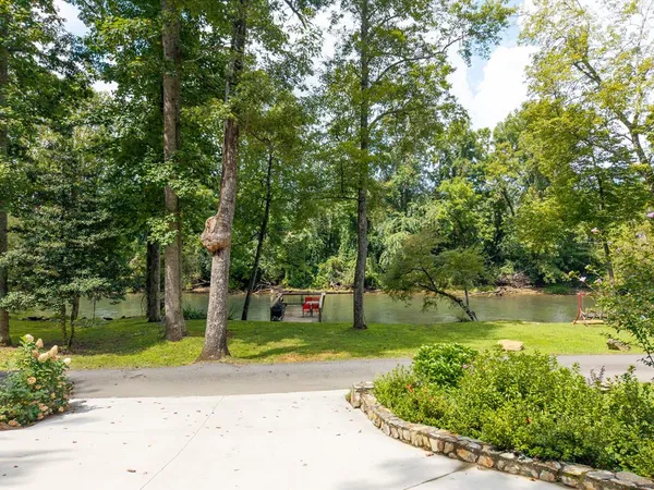 $574,900 | 270 Hiawassee River Road, Murphy, NC 28906