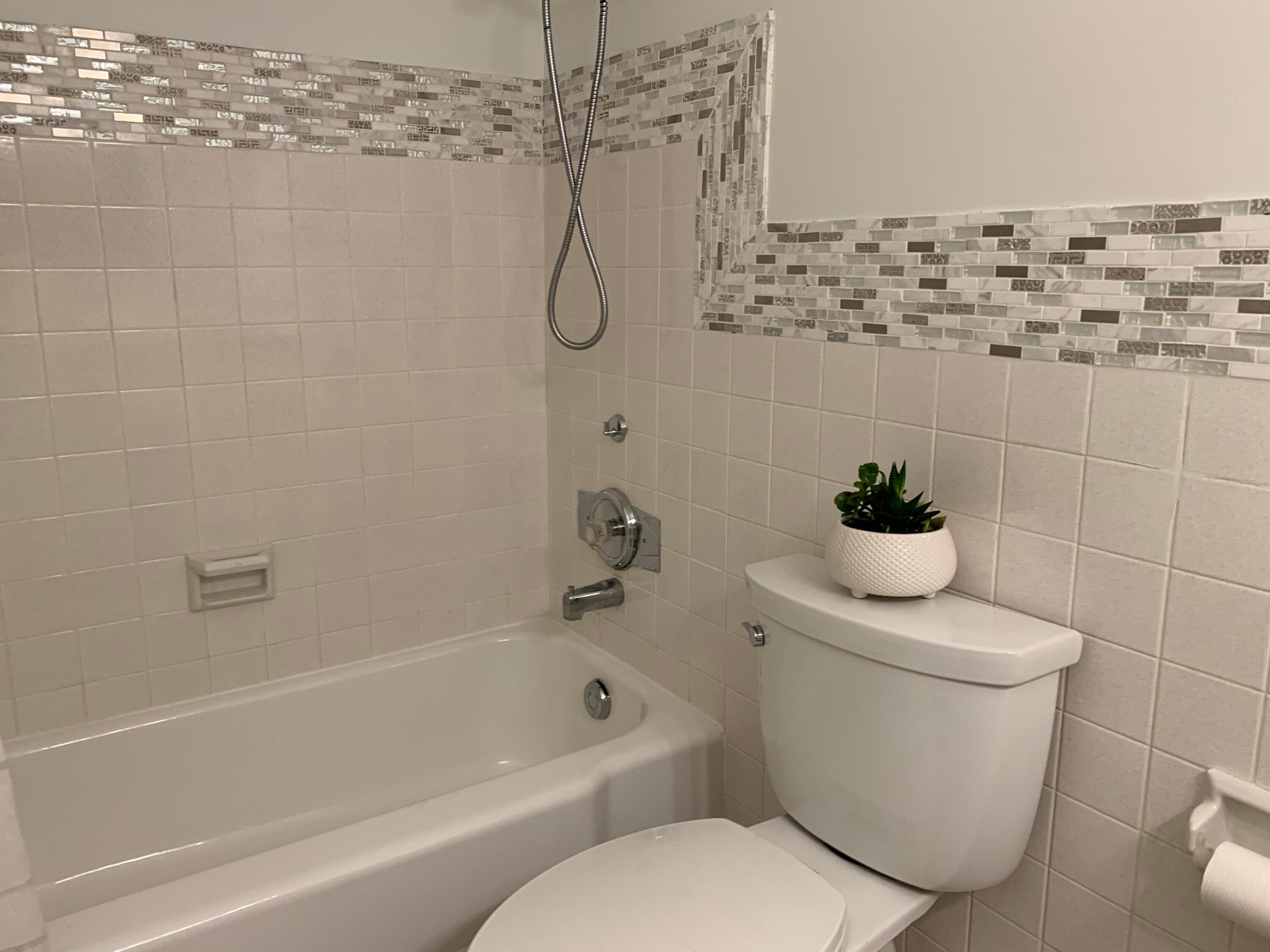 1299 Kingsgate Road Columbus, OH 43221 - Photo 20 of 35 Gallery Image 20
