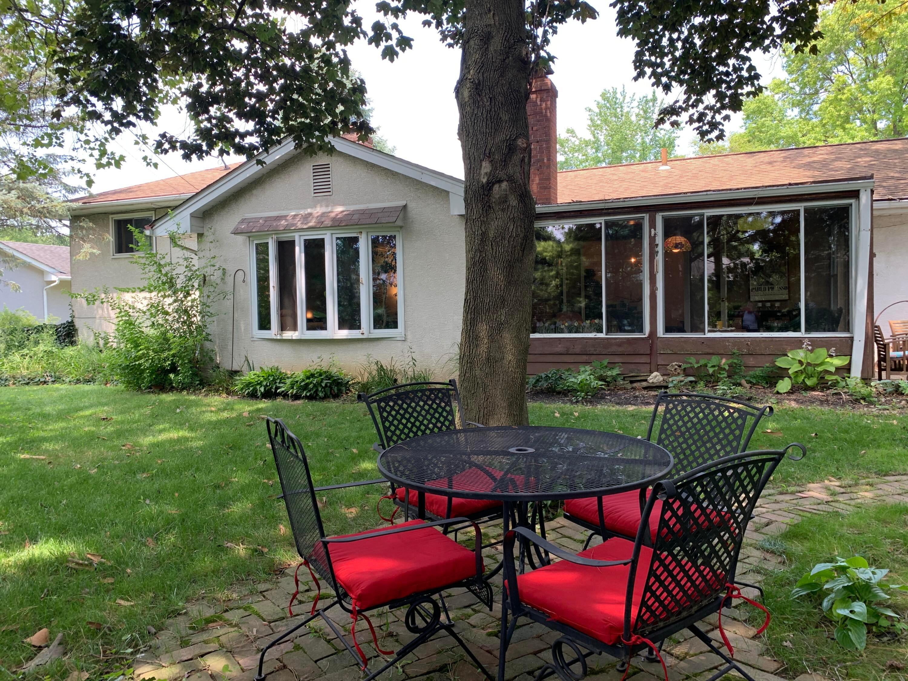 1299 Kingsgate Road Columbus, OH 43221 - Photo 10 of 35 Gallery Image 10