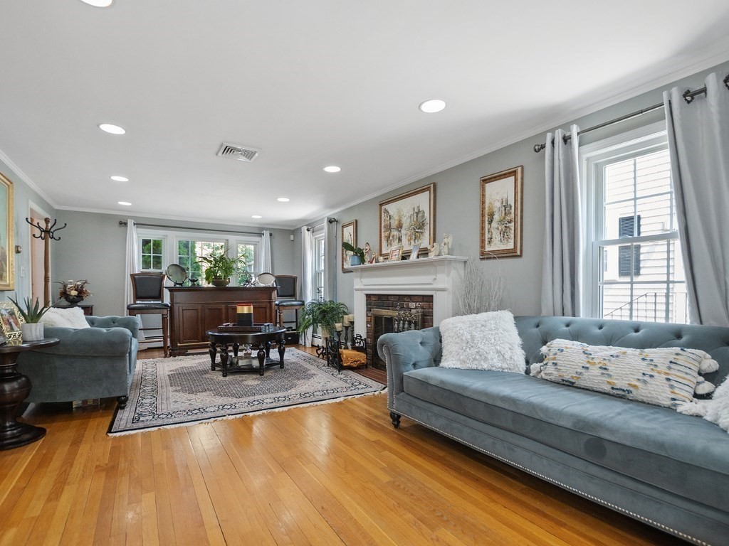 25 Brigham Road Waltham, MA 02453 - Photo 8 of 36 Gallery Image 8