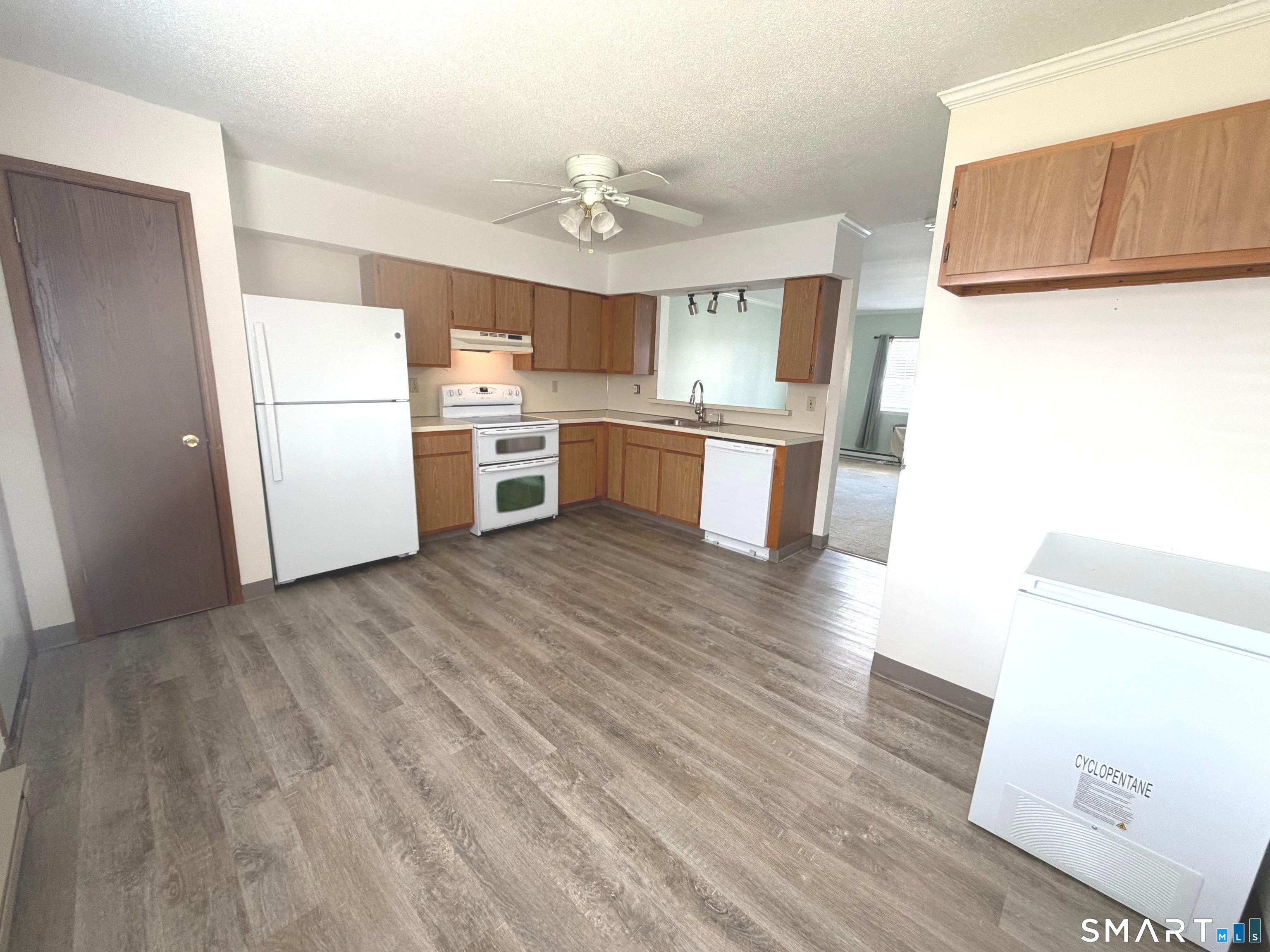 975 Meriden Road, Unit 54 Waterbury, CT 06705 - Photo 4 of 18