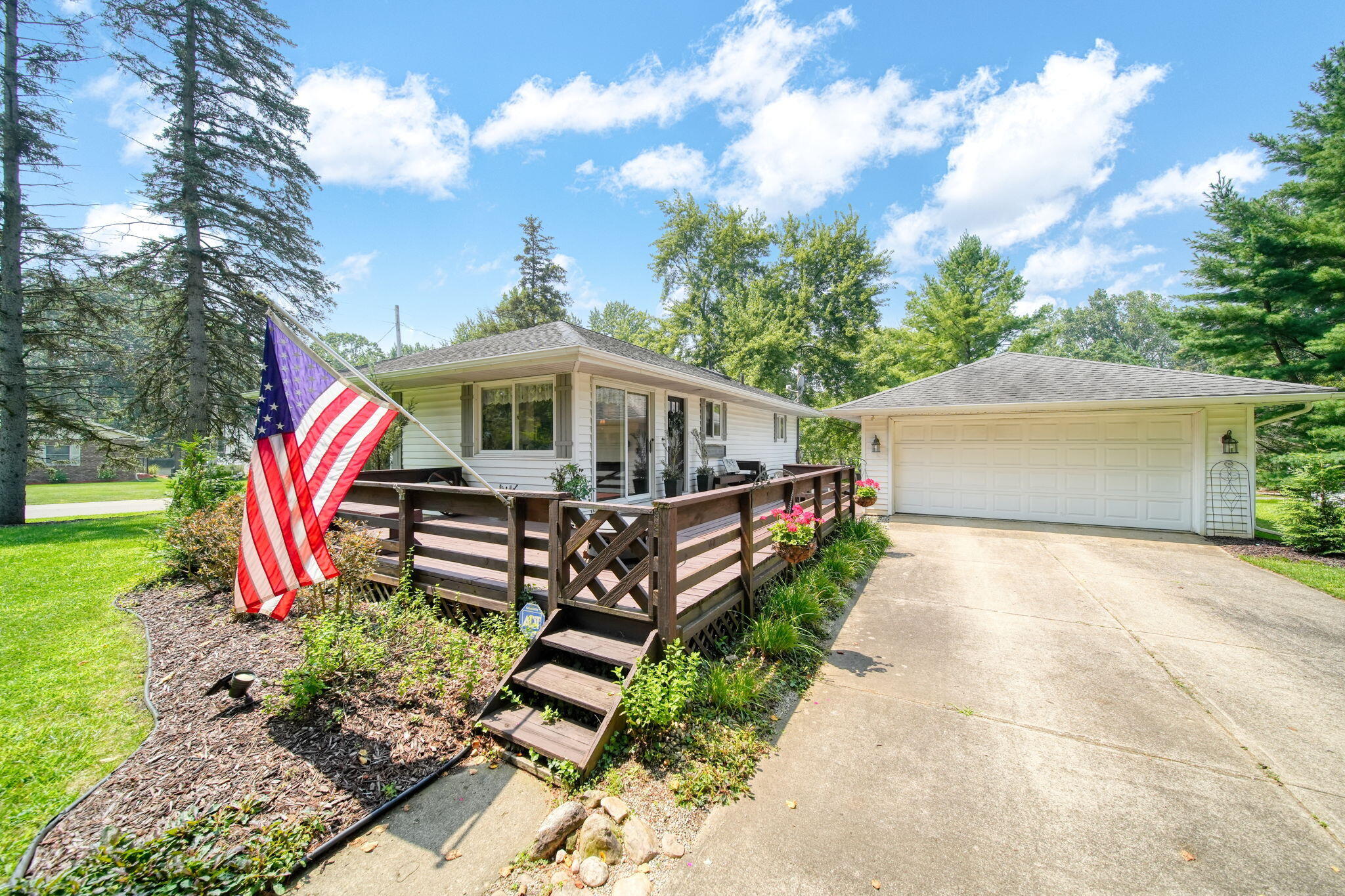 6126 Crest Road Jackson, MI 49203 - Photo 5 of 67 4-web-or-mls-DSC06943_HDR