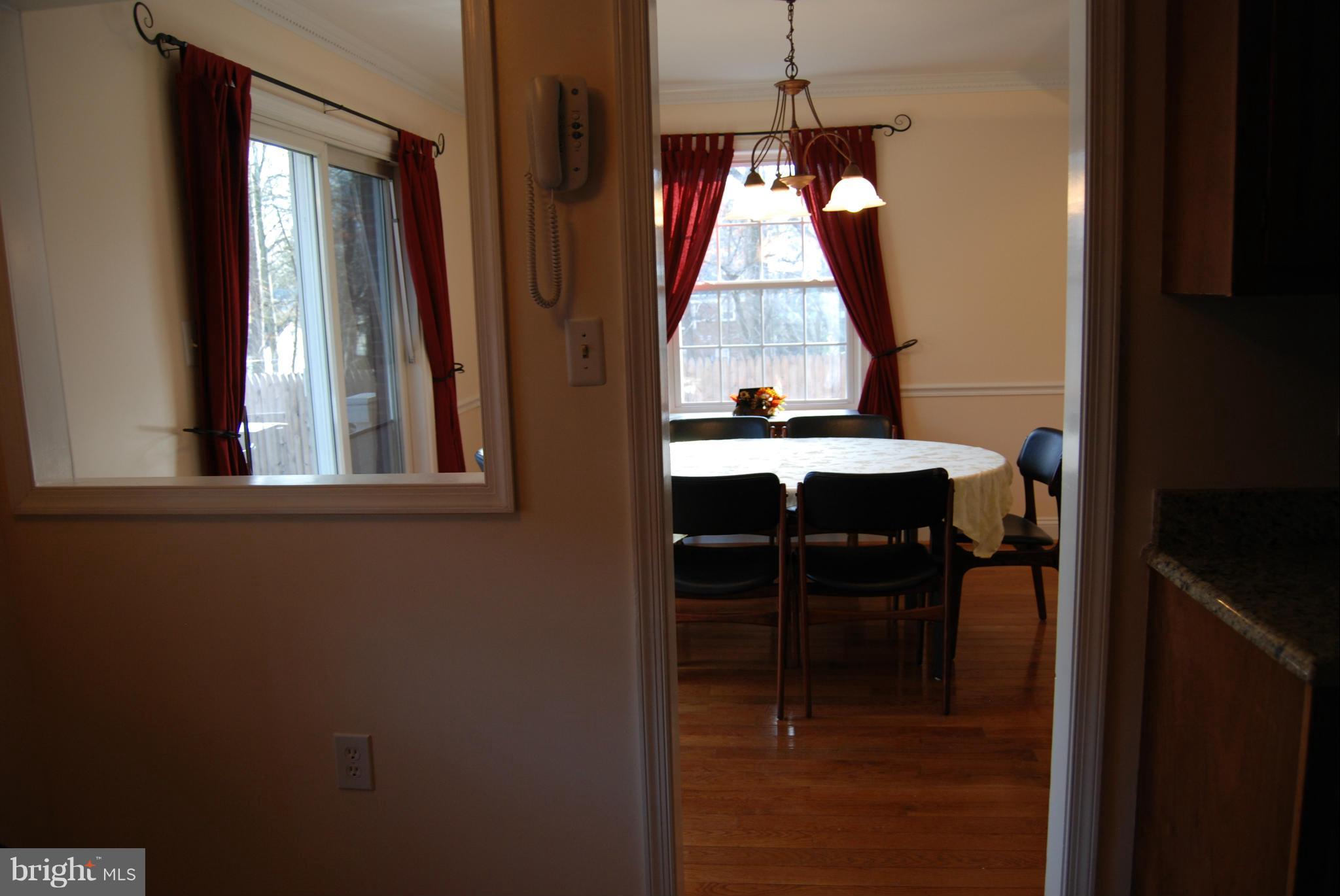 7073 Leestone Street Springfield, VA 22151 - Photo 7 of 30 Dining Room