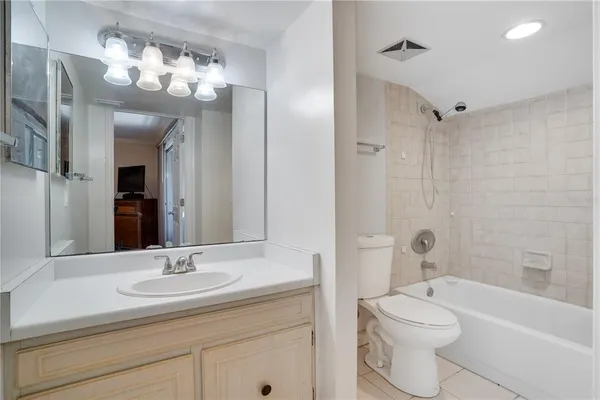$1,600 | 6315 Newtown Circle, Unit 15B3, Tampa, FL 33615