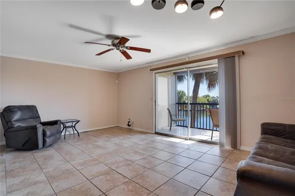 $1,600 | 6315 Newtown Circle, Unit 15B3, Tampa, FL 33615