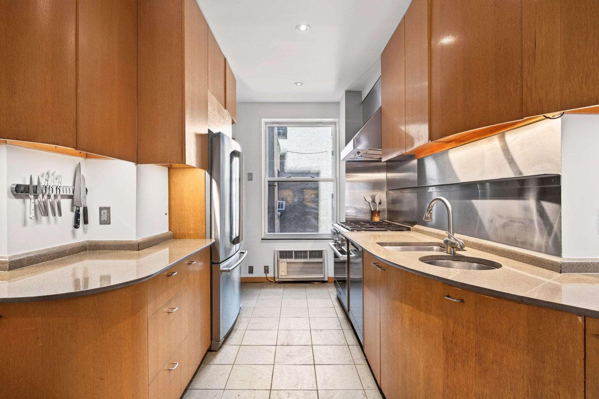 90 Riverside Drive, Unit 9B Manhattan, NY 10024 - Photo 10 of 27 Gallery Image 10