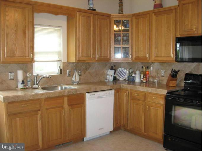 6037 Bayview Road St. Leonard, MD 20685 - Photo 3 of 24 Kitchen