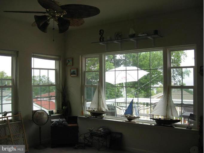 6037 Bayview Road St. Leonard, MD 20685 - Photo 9 of 24 Living Room