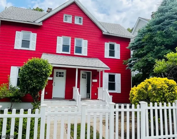 $4,000 | 76 Chestnut Street, Unit 2, Montclair, NJ 07042