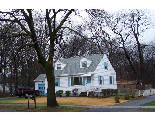 227 Piper Road West Springfield, MA 01089 - Photo 2 of 11 Gallery Image 2