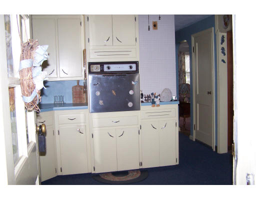 227 Piper Road West Springfield, MA 01089 - Photo 8 of 11 Gallery Image 8