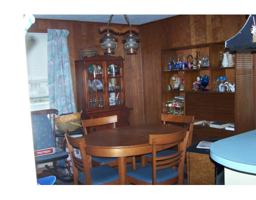 227 Piper Road West Springfield, MA 01089 - Photo 9 of 11 Gallery Image 9