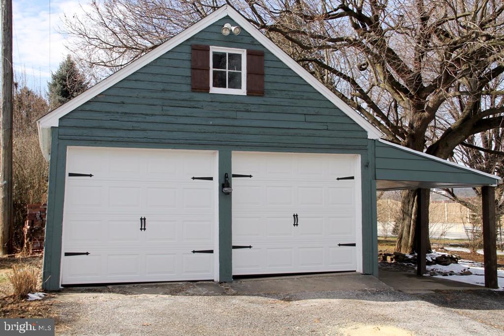 1814 Powder Mill Road York, PA 17402 - Photo 3 of 35
