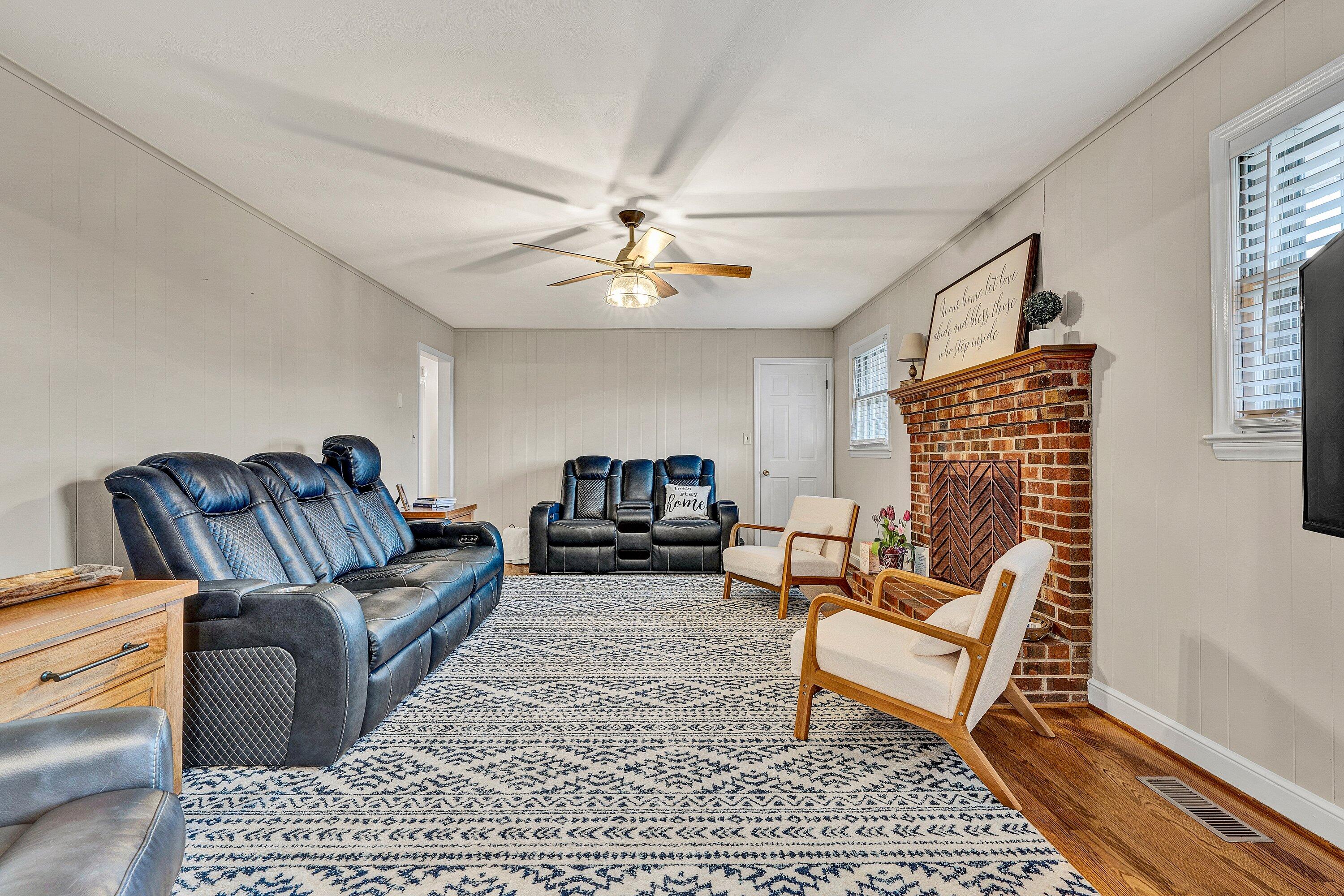 4544 Rosecrest Road Roanoke, VA 24018 - Photo 16 of 42 IMG_6077