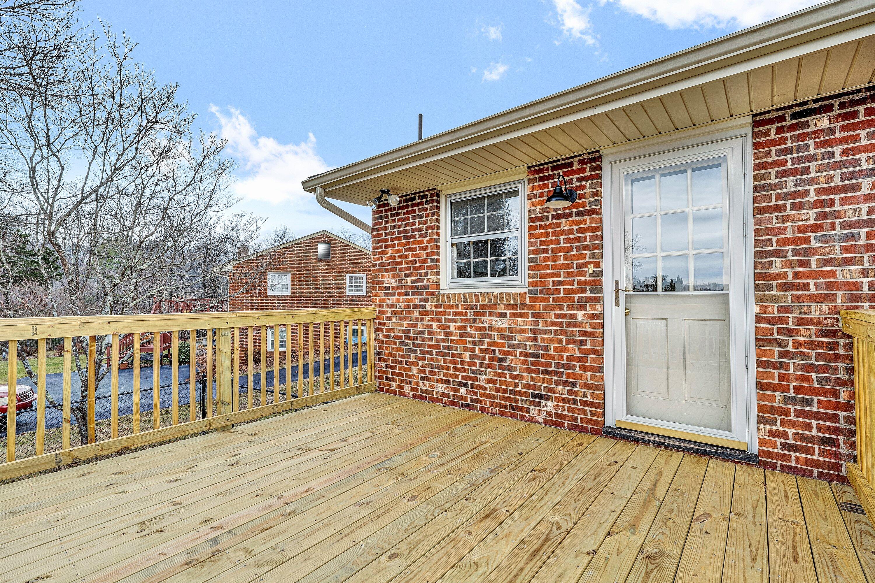 4544 Rosecrest Road Roanoke, VA 24018 - Photo 33 of 42 IMG_6094