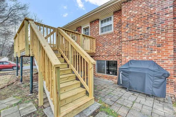 a view of entryway with a front door