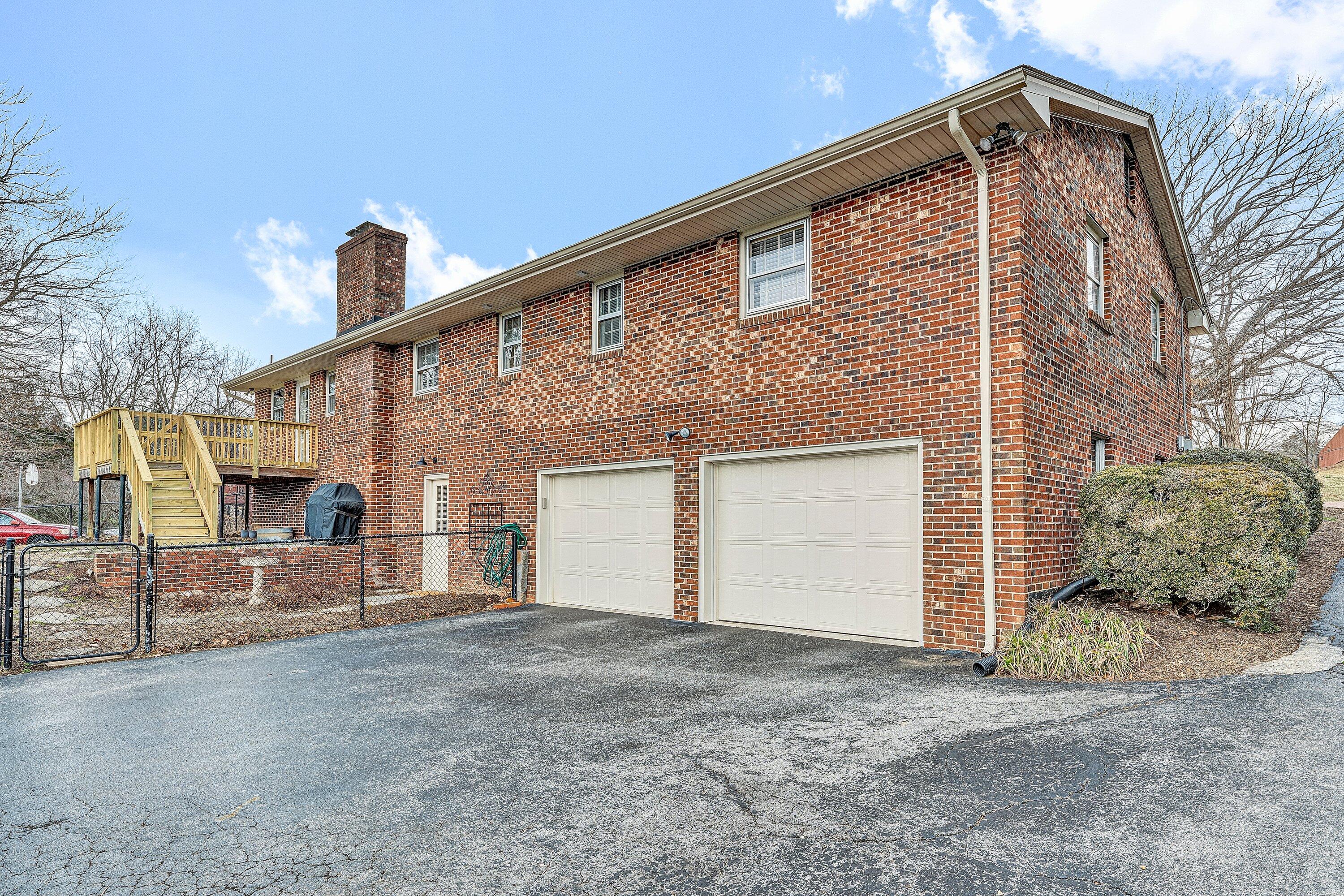 4544 Rosecrest Road Roanoke, VA 24018 - Photo 36 of 42 IMG_6097