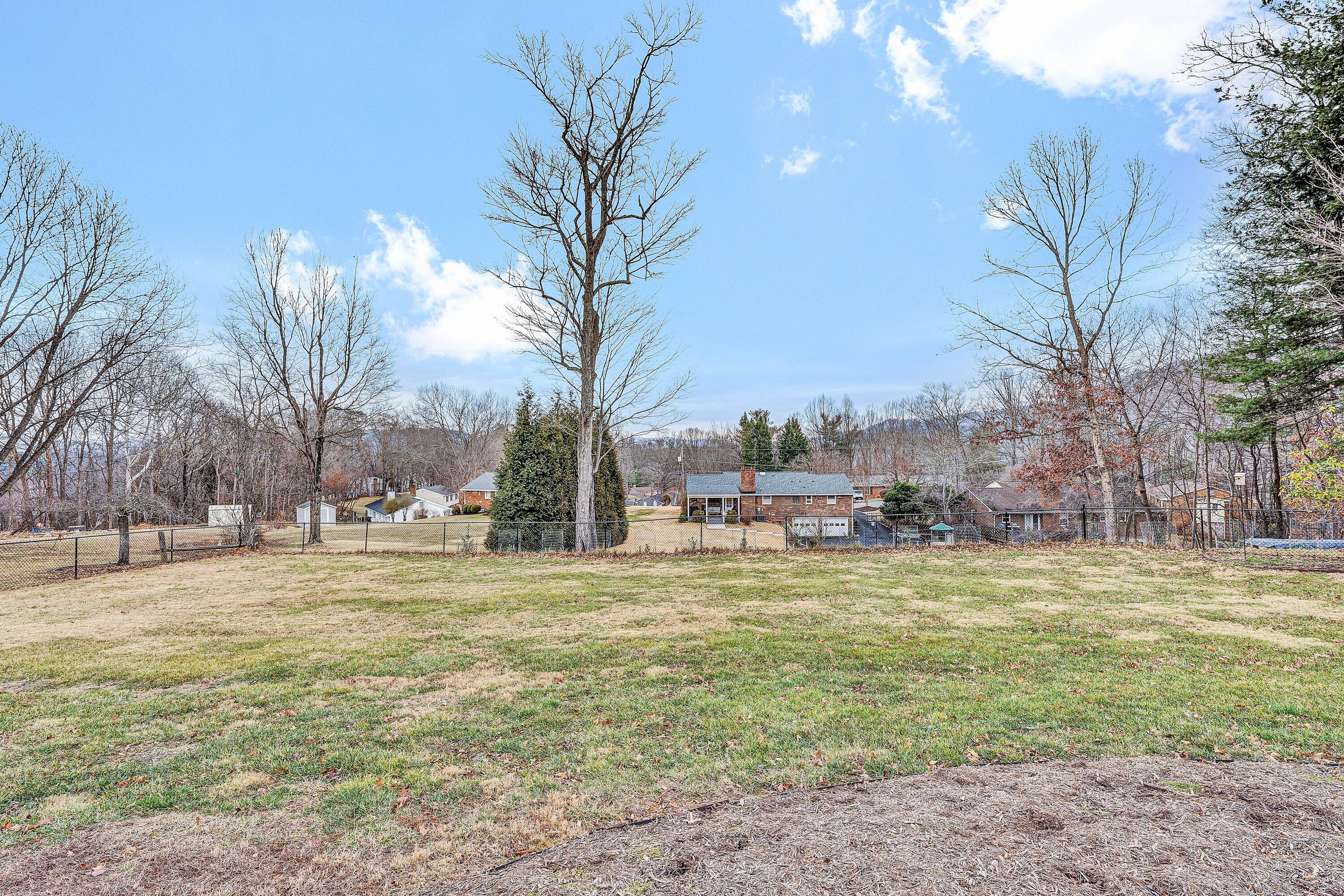 4544 Rosecrest Road Roanoke, VA 24018 - Photo 40 of 42 IMG_6103