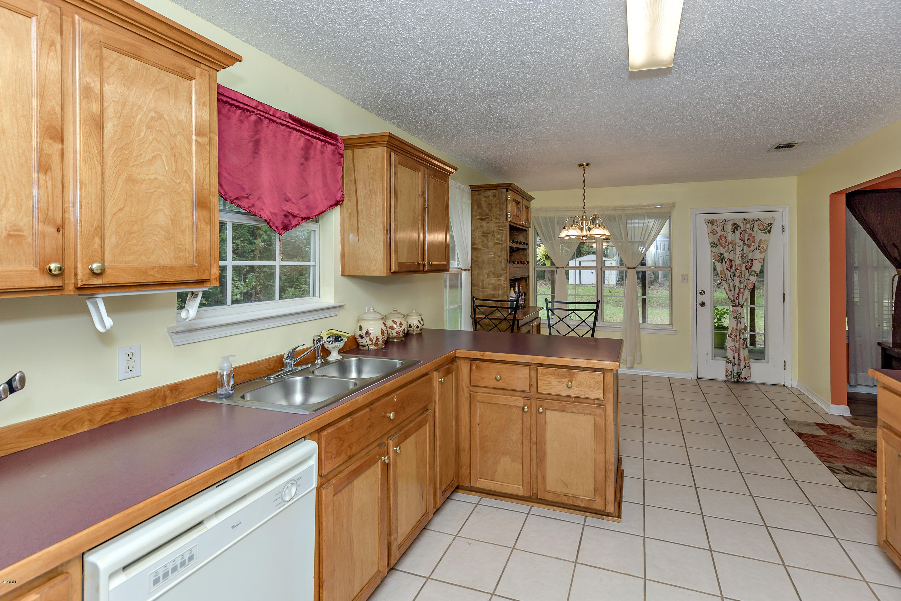1412 Laurelglen Road Gautier, MS 39553 - Photo 17 of 64 LG kitchen1