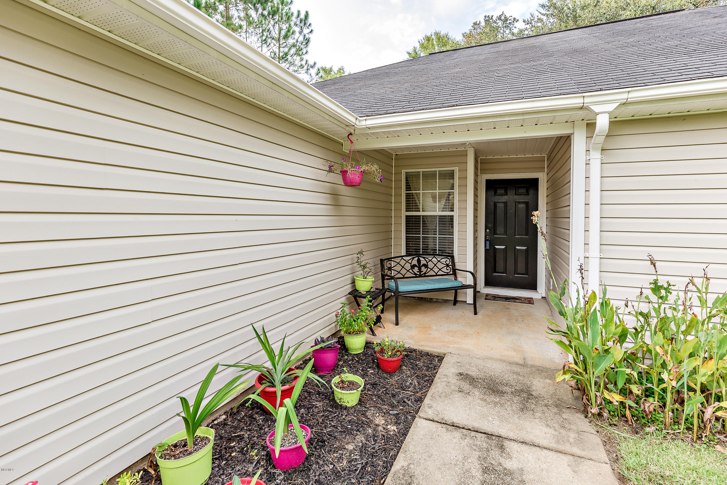 1412 Laurelglen Road Gautier, MS 39553 - Photo 9 of 64 LG exterior 3