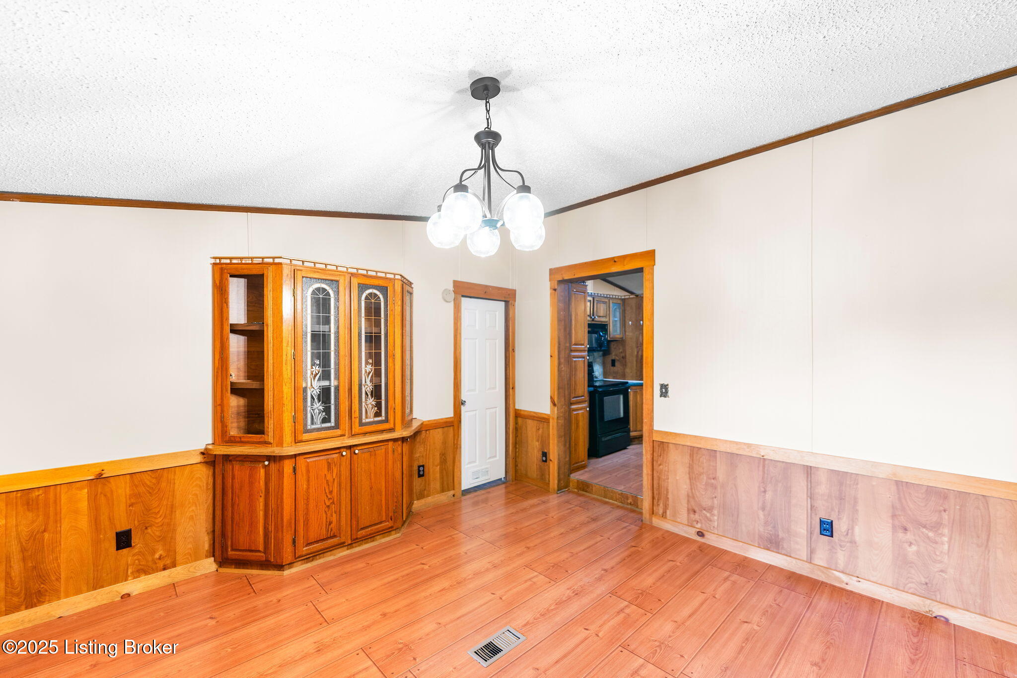 2670 Kyrock Road Sweeden, KY 42285 - Photo 8 of 34 32-web-or-mls-DSC01243