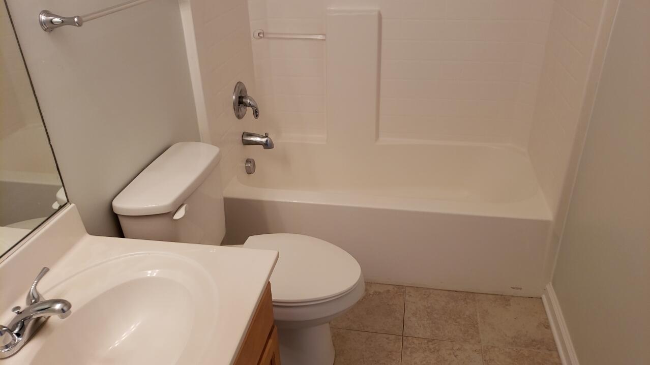 138 Thistle Road Goose Creek, SC 29445 - Photo 12 of 16 Hall Bathroom