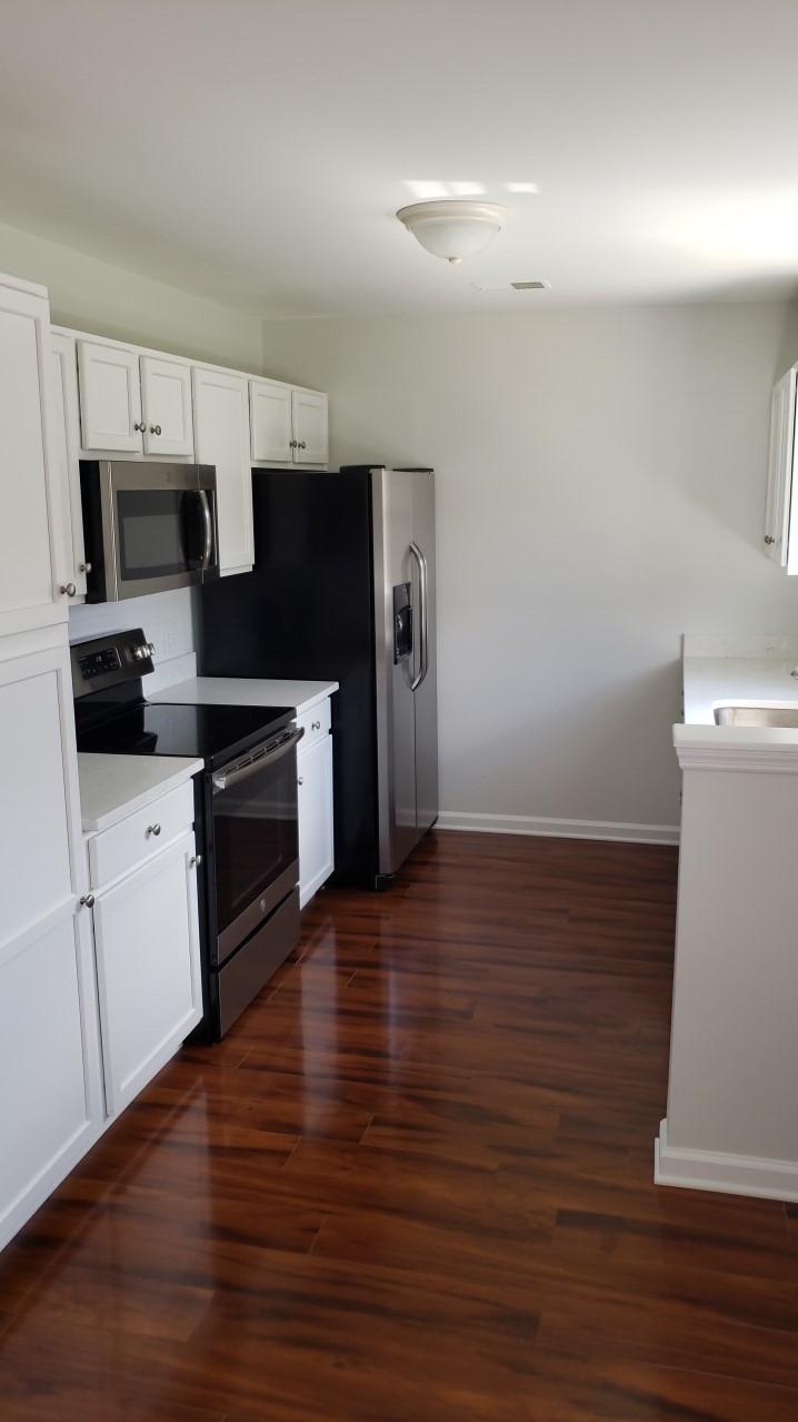 138 Thistle Road Goose Creek, SC 29445 - Photo 3 of 16 Kitchen (1)