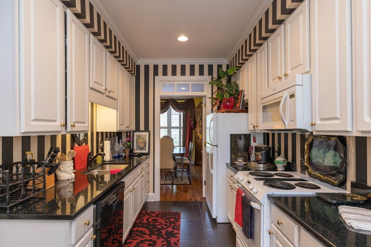 1405 Canfield Court Raleigh, NC 27608 - Photo 16 of 28 Photo 16